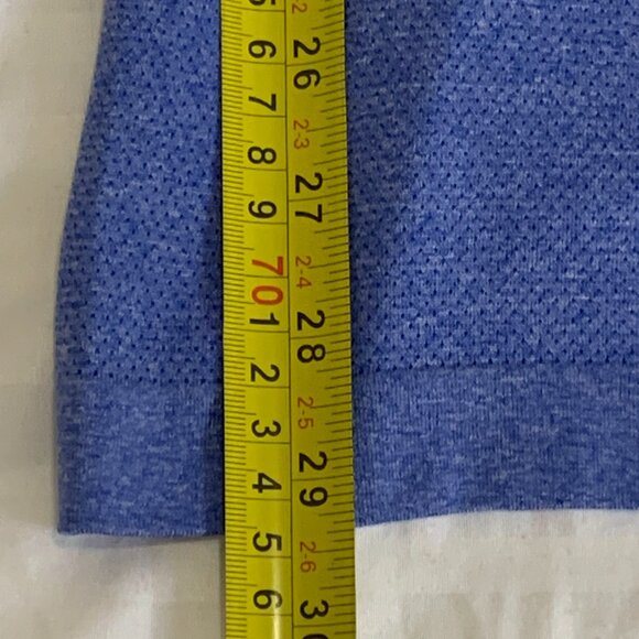 Lululemon Mens Workout Top - Picture 9 of 9